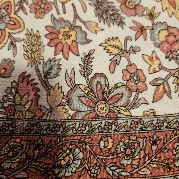 Cute long sleeve top, multi color size xs, I think would work for a small too - Picture 7 of 7